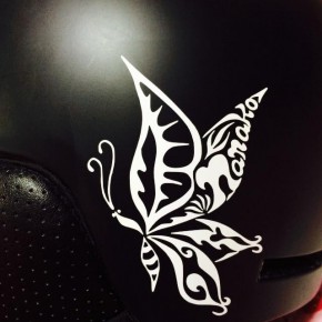 スノーボード用ヘルメットにご自身のロゴマークを！ステッカーデザインとしてのオーダーメイド